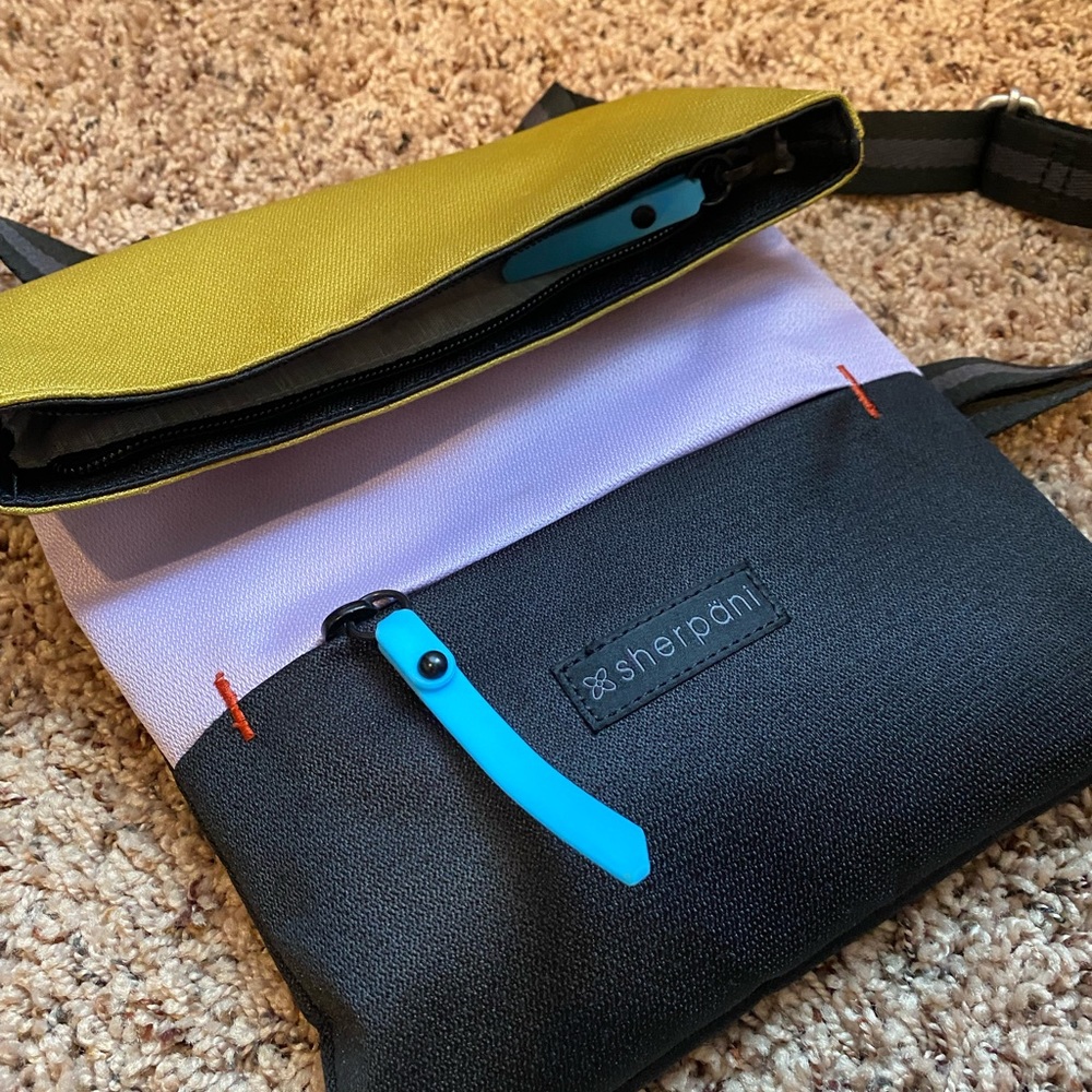 Sherpani Pica Crossbody Purse / Bag